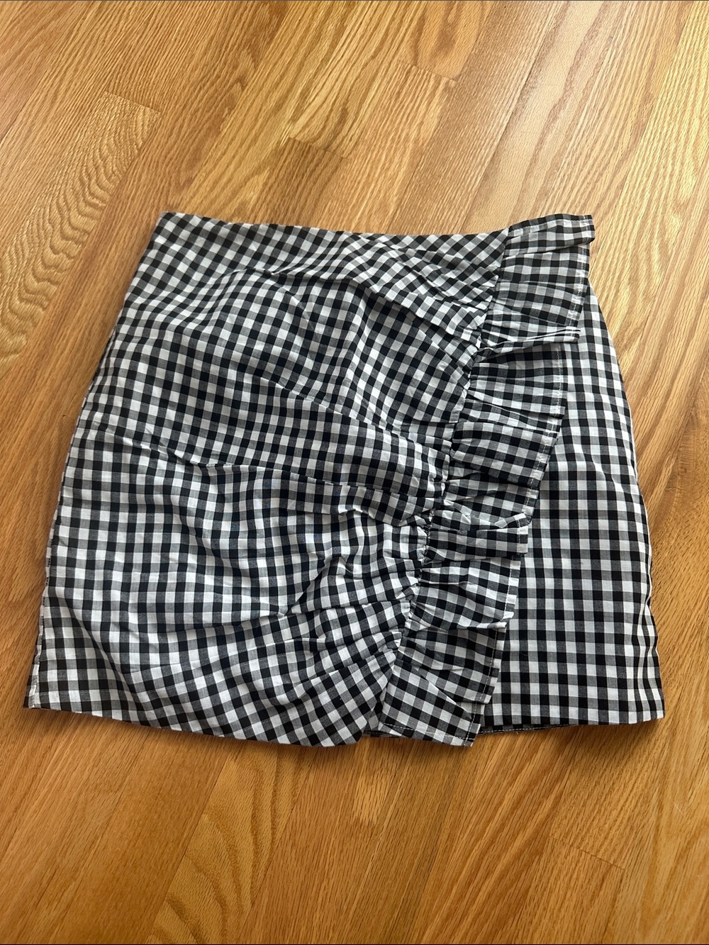 Lovers + Friends Black & White Gingham Asymmetrical Ruffle Mini Skirt
